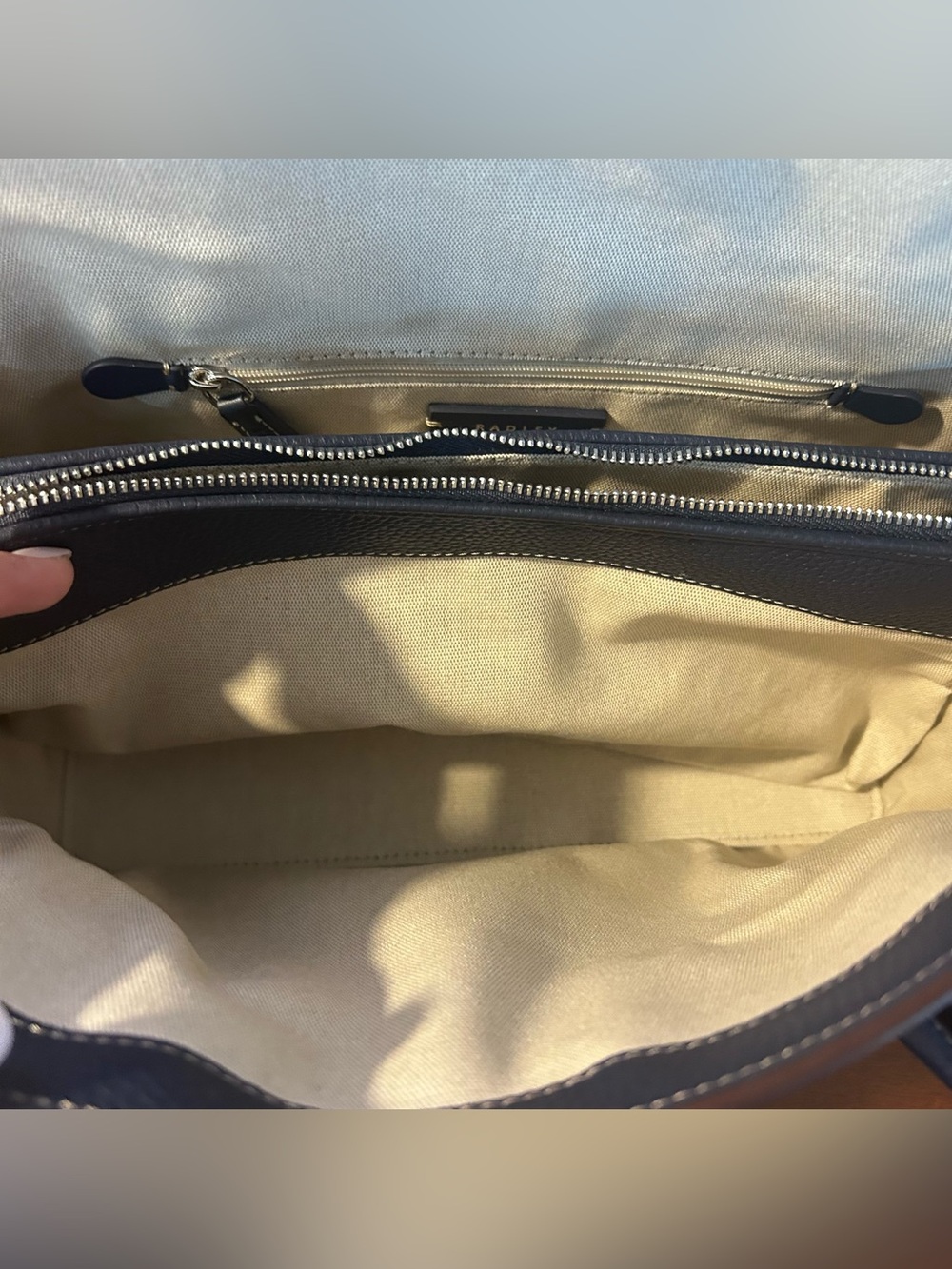 Radley London Liverpool Gardens
Medium Ziptop Grab Bag Naval Blue NWT - Picture 7 of 9